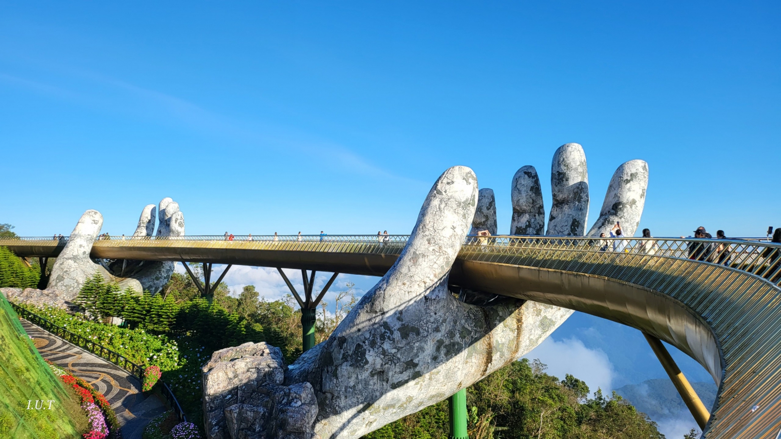 Ba Na Hills and Golden Bridge Tour