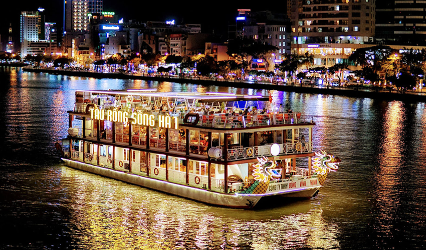 Da Nang Nightlife Tour with Cruise on Han River tour from Hoi An