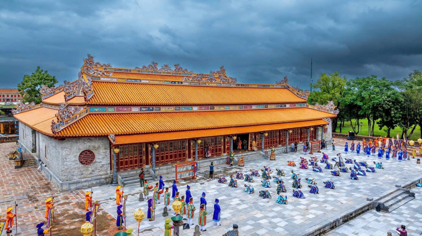 Exploring Hue - Da Nang - Hoi An in 2 days