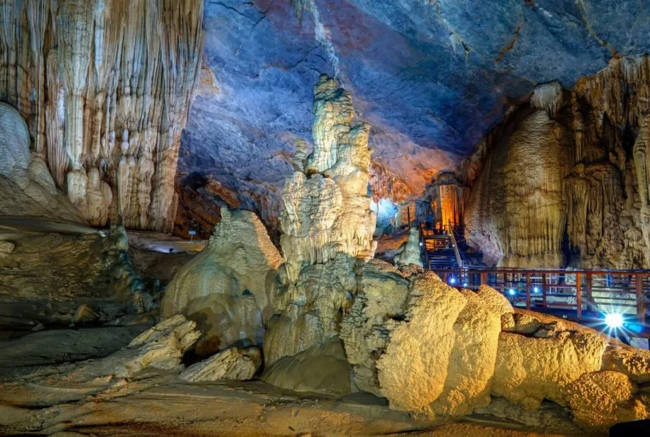 boat on Chay river to visit Phong Nha Cave