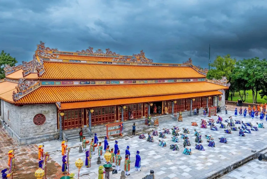 Hue city tour