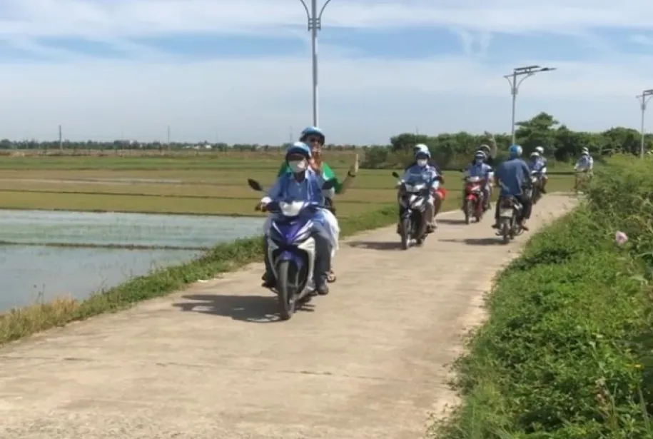 Hue City Tours Avec Motos