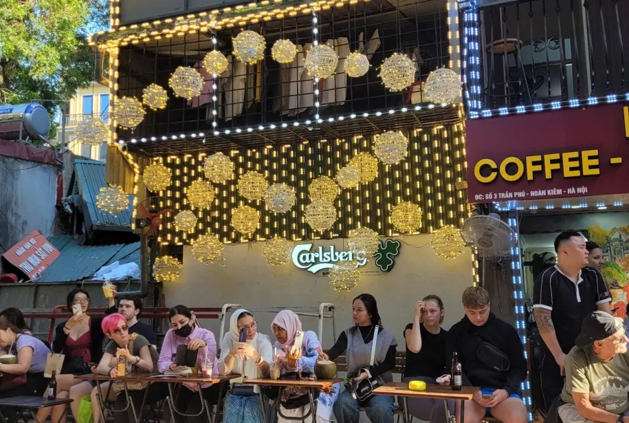 Food Tour and Ha Noi City Tour with Amigos Tours