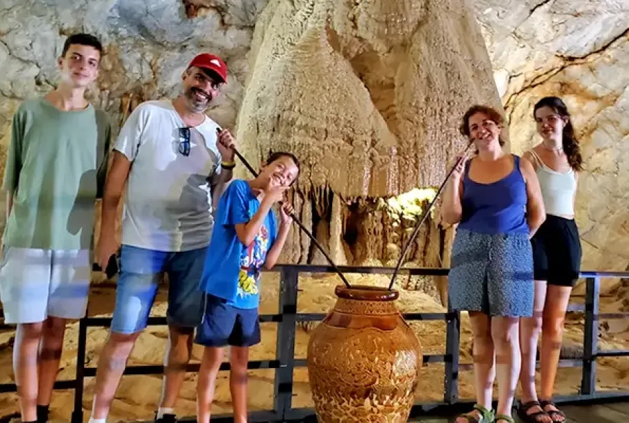 HUE – DMZ – PHONG NHA – HUE (2 days 1 night)