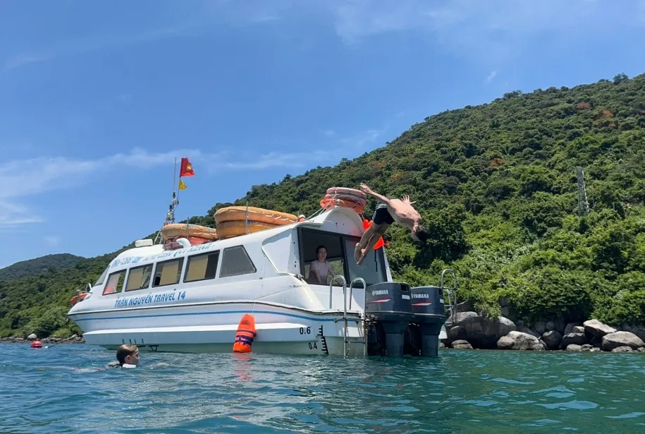 Isla Cham